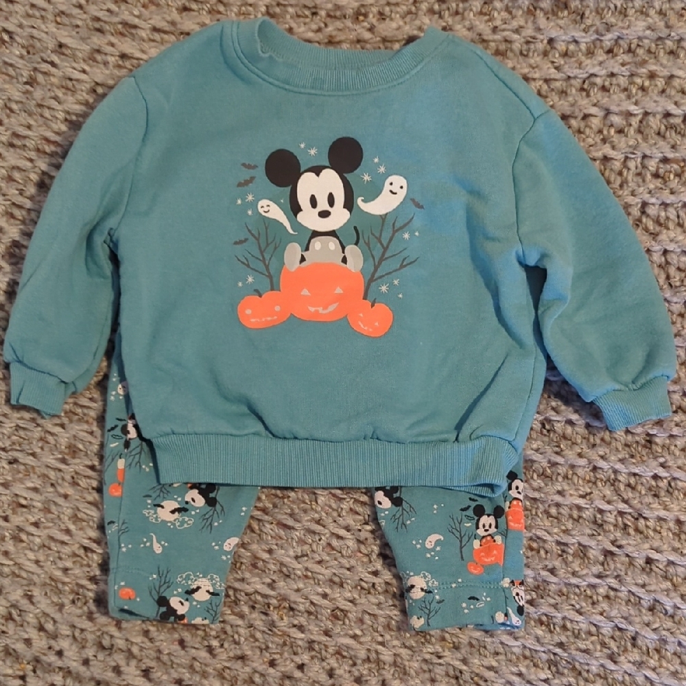Old Navy x Disney Light Blue Graphic Outfit